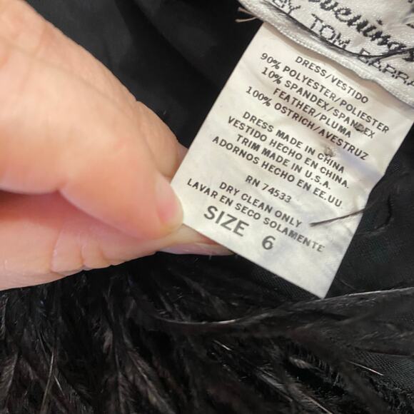 Vintage Jeffrey & Dara by Tom Barra Black Velvet Ostrich Feather Collar Gown Sz6 - Picture 4 of 7